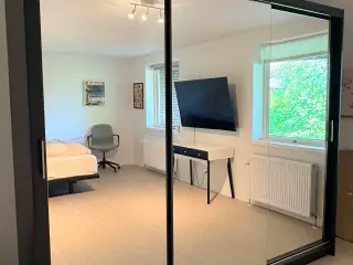 Sia Garderobe med Spejl 250x215 cm
