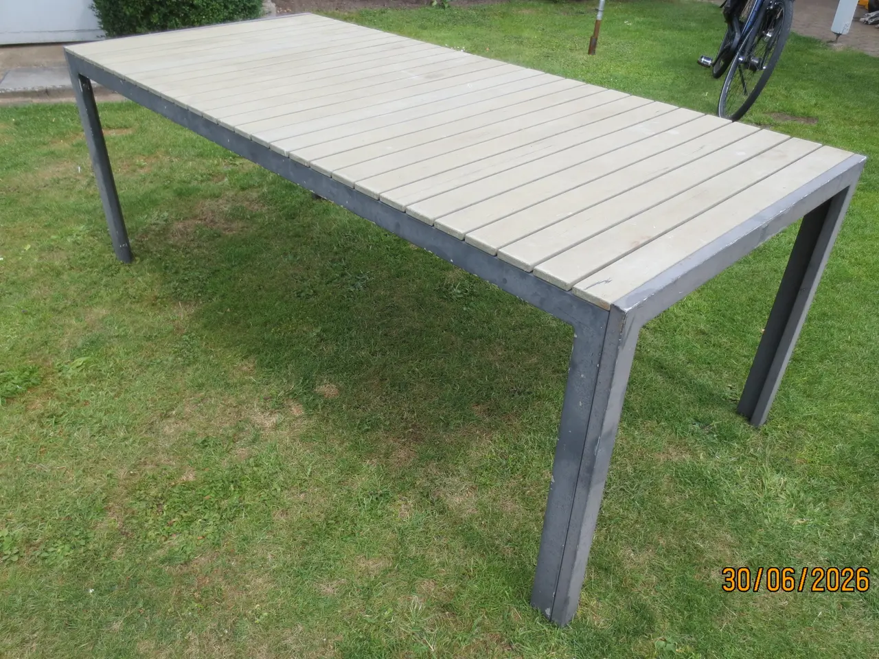 Billede 4 - 1 stk NON WOOD Havebord