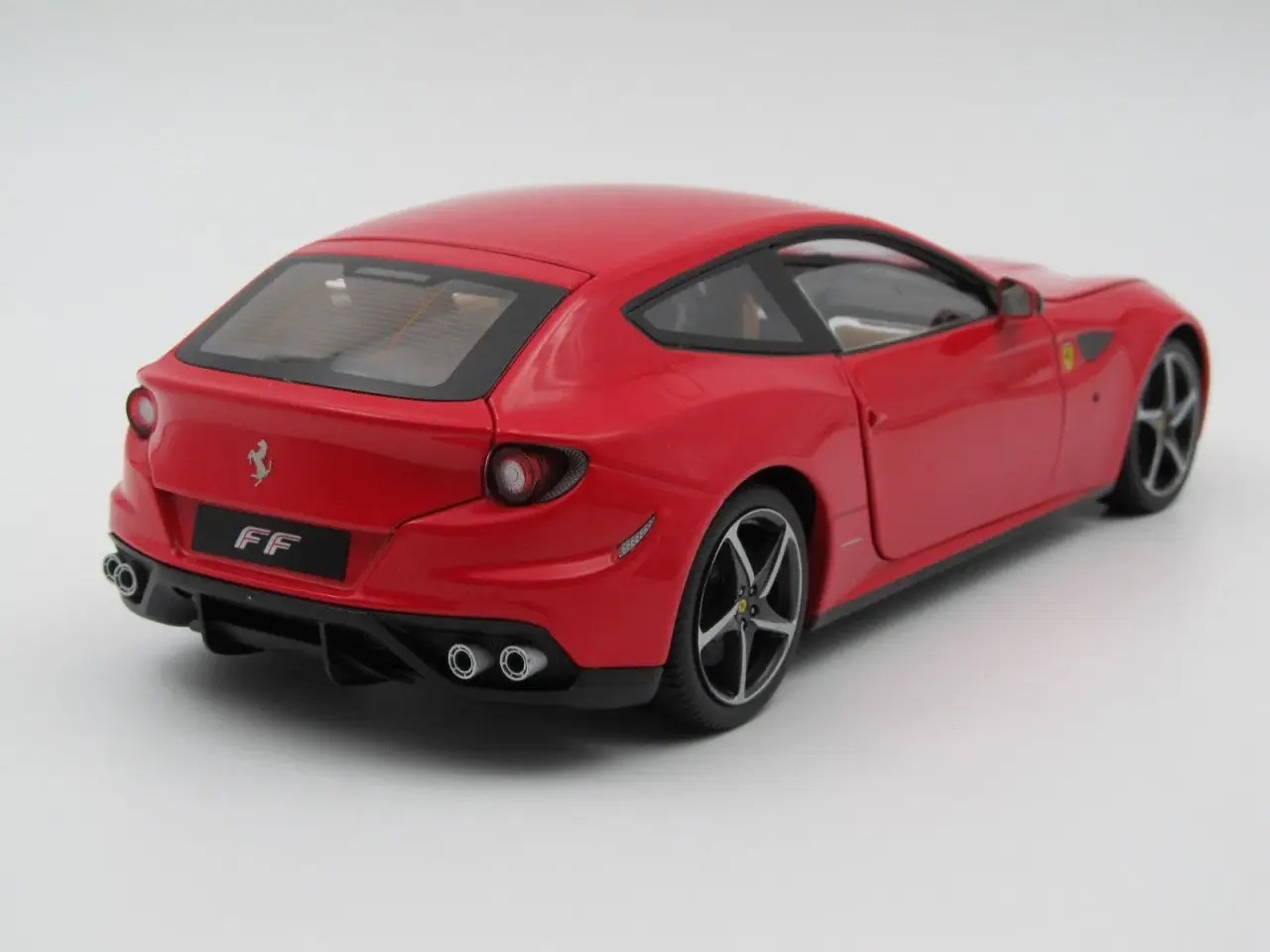 Billede 4 - 2011 Ferrari FF - 1:18 - Rosso Corsa Red