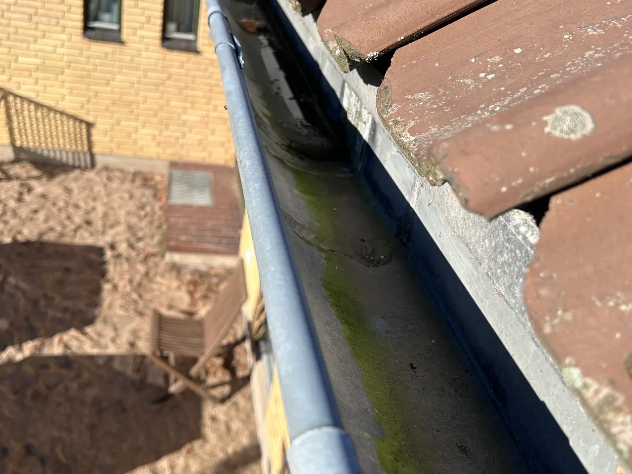 Billede 8 - Ca. 84 meter brugte zinktagrender sælges