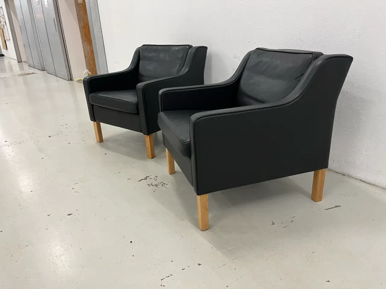 Billede 8 - 2 Mogens Hansen MH195 Loungestole m/lav ryg sort.