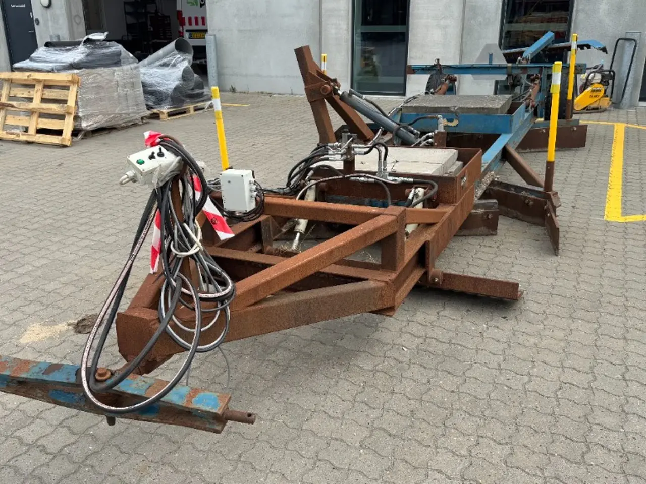 Billede 1 - Bugseret 7meter el/hydraulisk vejhøvl Kværs