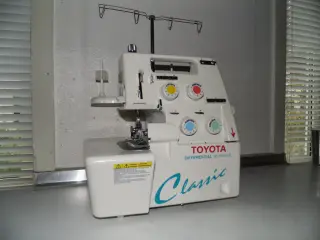 Overlocker Toyoto SL3455DS 4-tråds 2-nåls