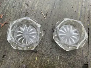 2 Saltkar i glas. 6- kantede