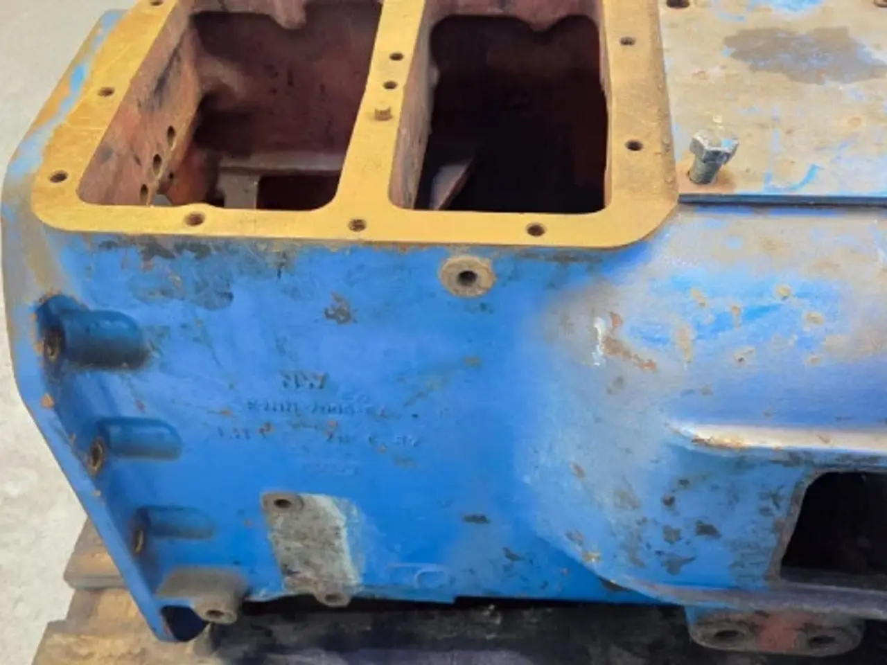 Billede 9 - Ford 8210 Gearkasse Hus E2NN7006EA