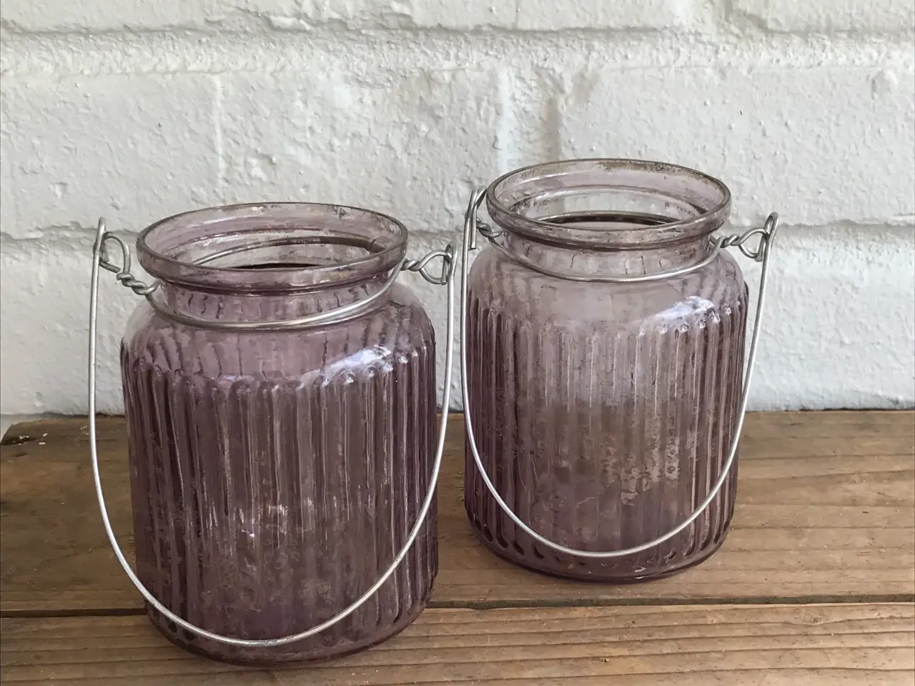 Billede 1 - 2 stk. oxideret glas lanterner med hank i lilla