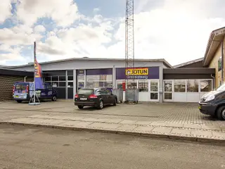 Lager, produktion og kontor med god beliggenhed.