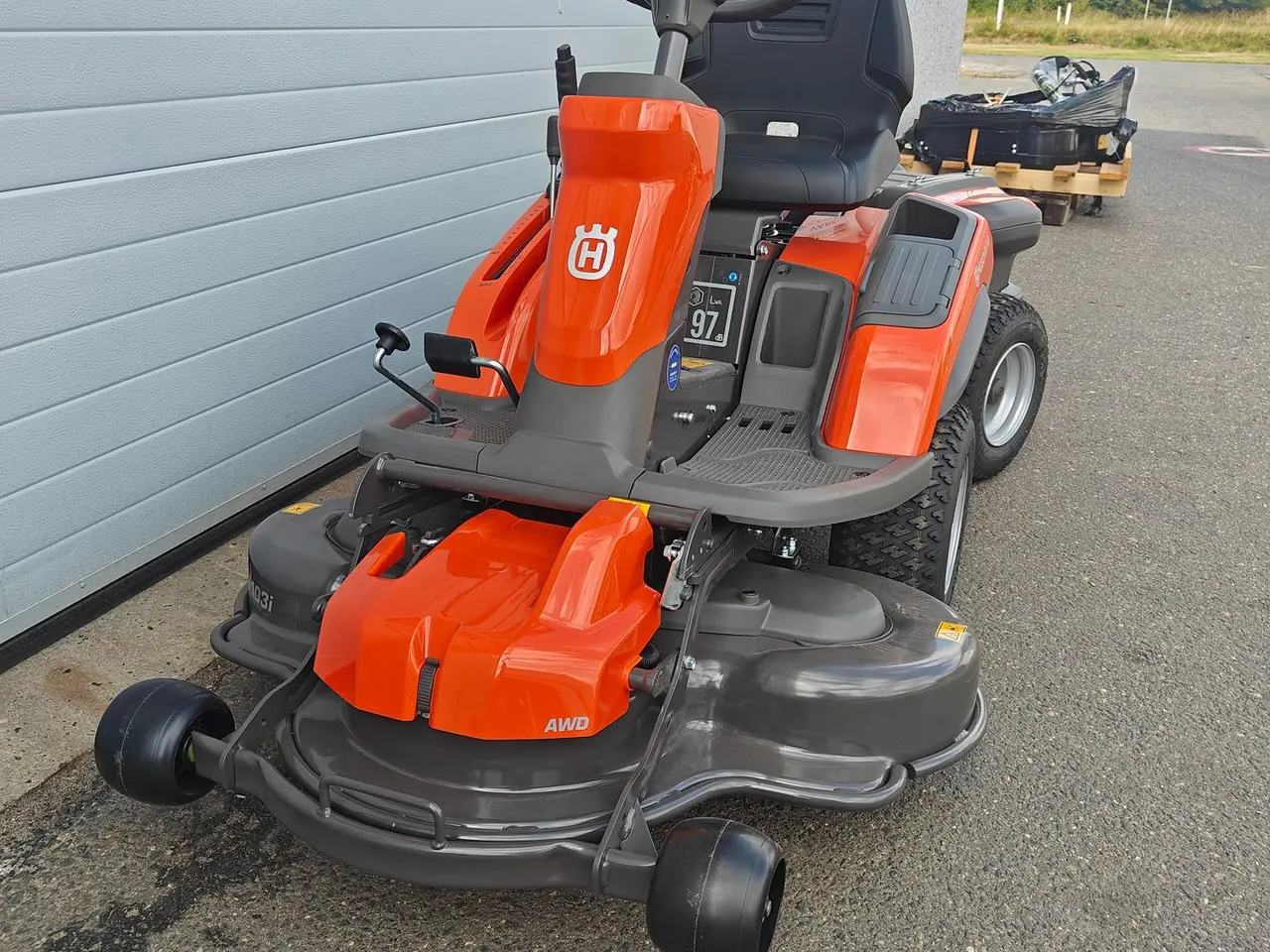 Billede 3 - Husqvarna R200IX AWD Long Range model (dobbelt batteri)