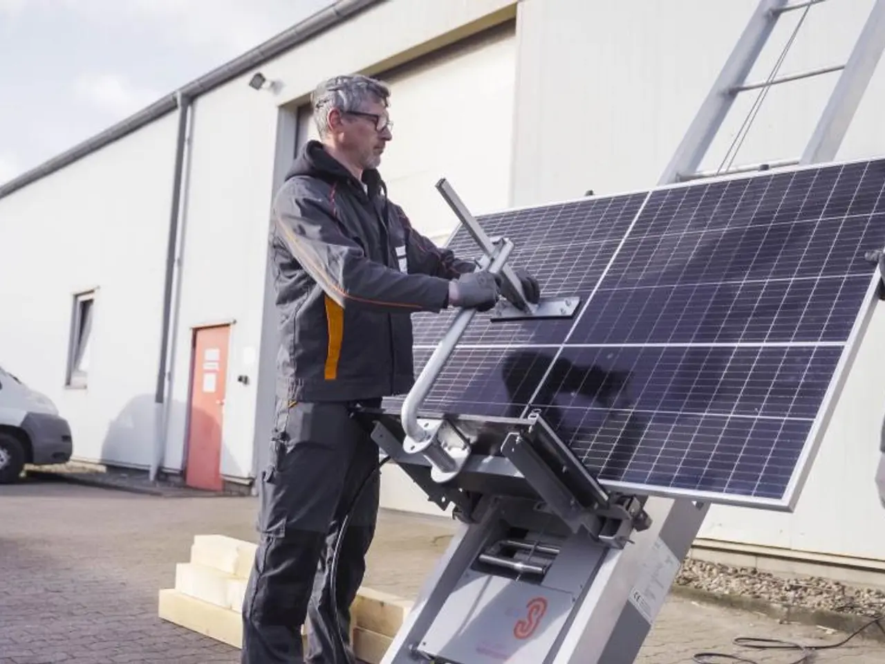 Billede 6 - SolarClimber solcellelift – Effektiv transport af solpaneler op til 21 meter