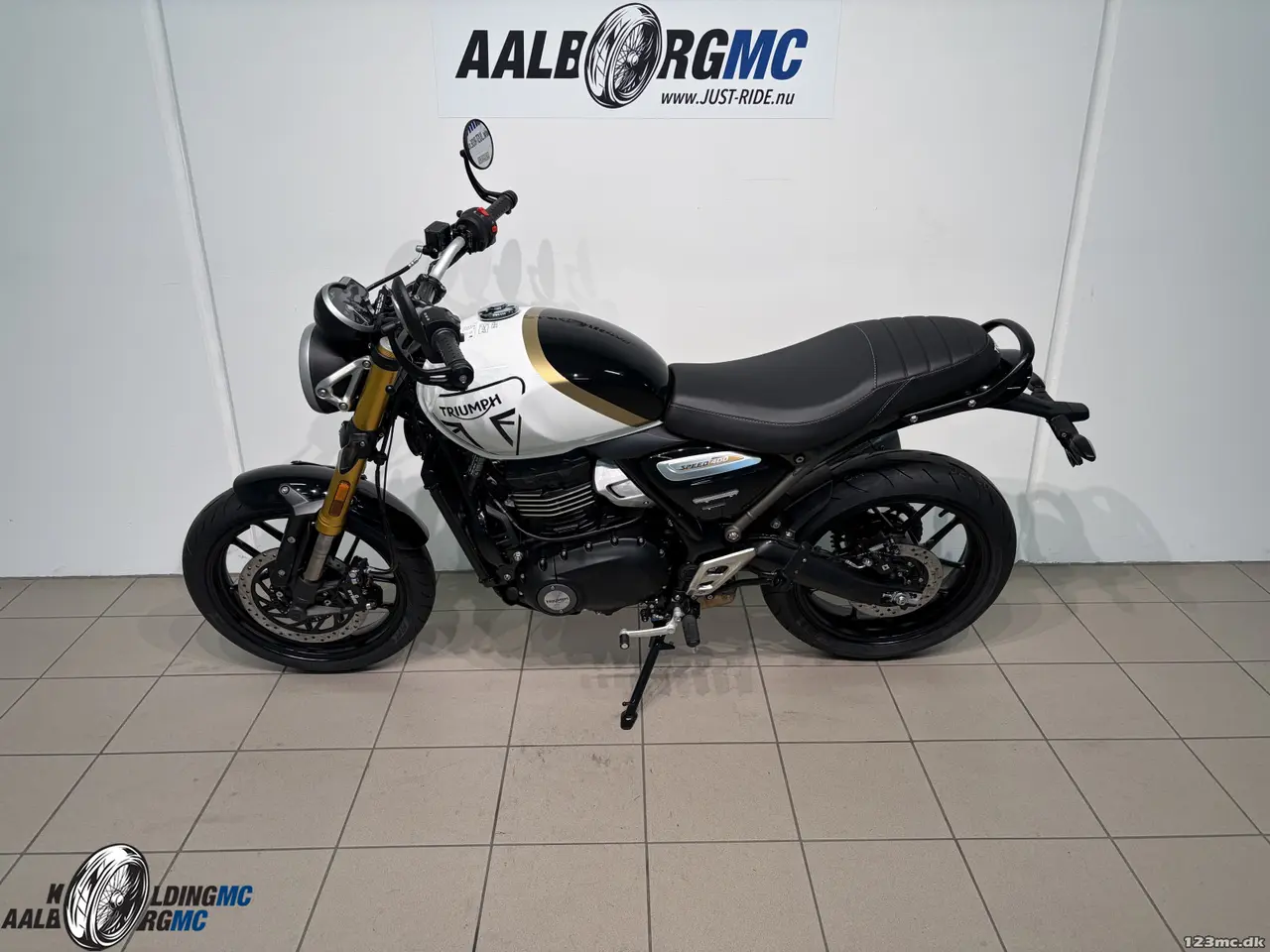 Billede 2 - Triumph Speed 400 Pearl Met White/Phantom Black