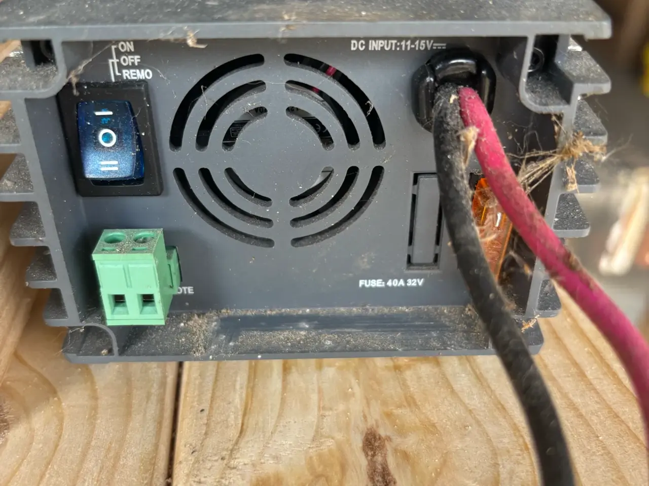 Billede 3 - 350/700 watt 12/220 volt inverter