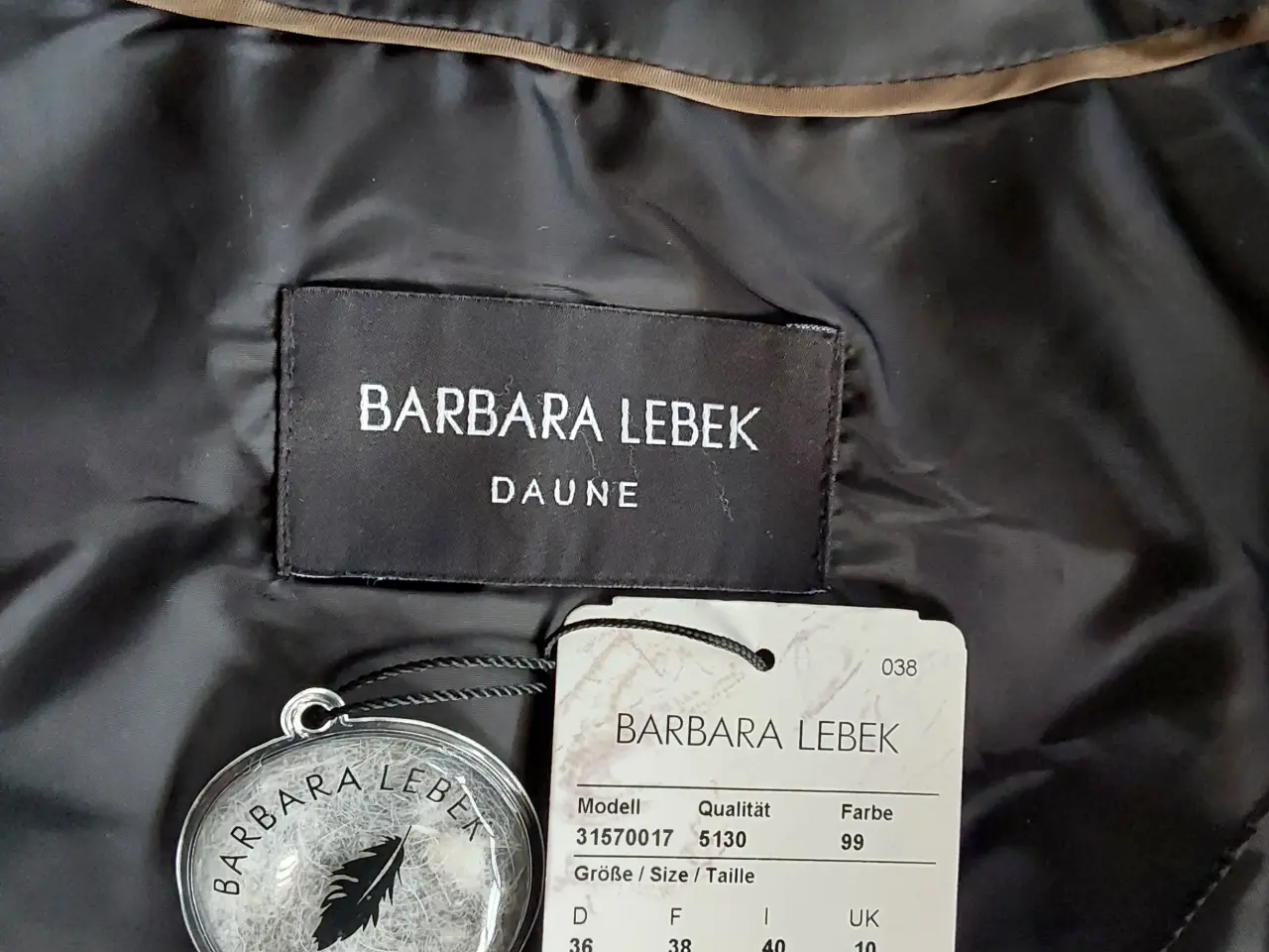 Billede 3 - Dunfrakke fra Barbera Lebek, str. 36. Sort 