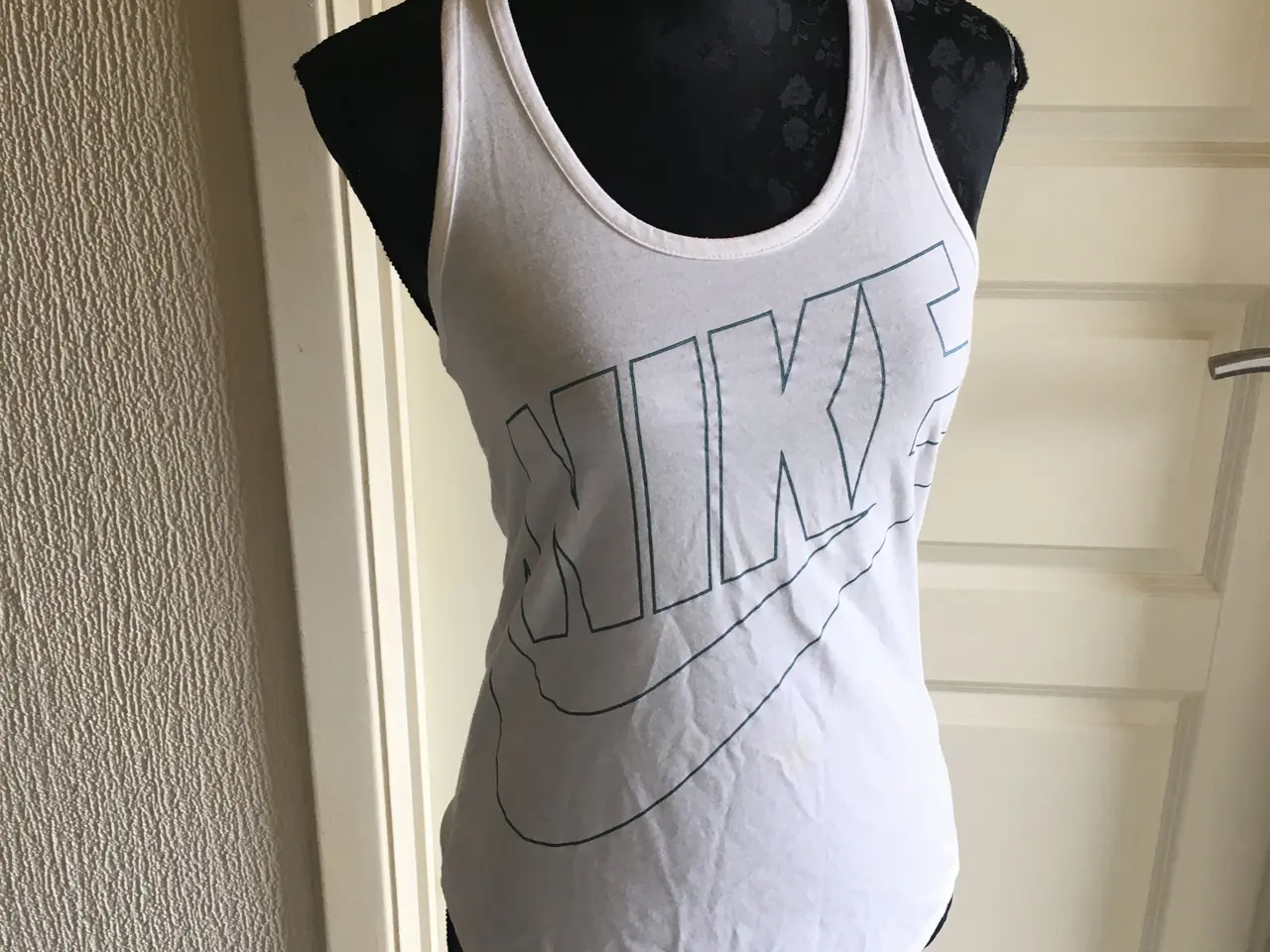 Billede 1 - Helt ny hvid Nike fitness top str. 36