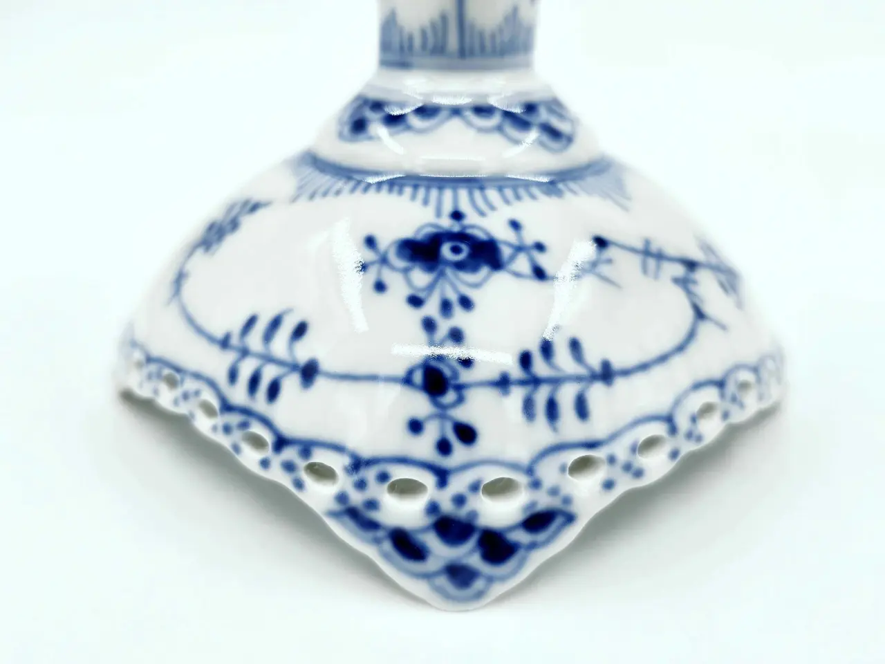 Billede 11 - Musselmalet Helblonde Lysestage Porcelæn