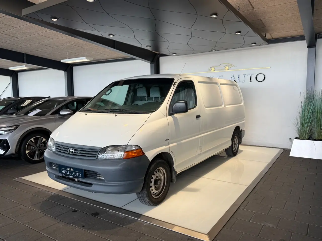 Billede 2 - Toyota HiAce 2,5 D-4D 88 Komfort lang