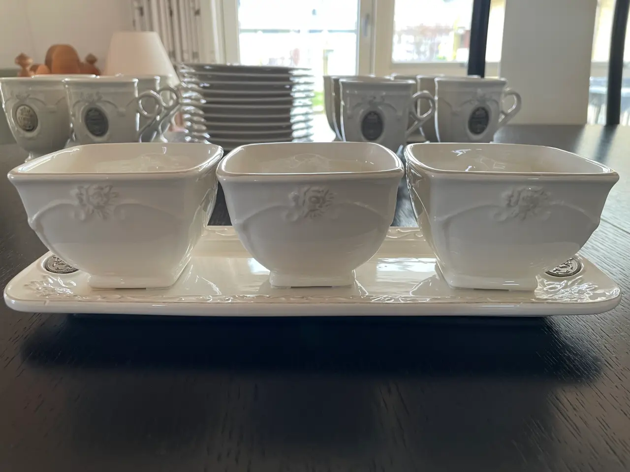 Billede 4 - Kaffekrus og tallerkner m.m.