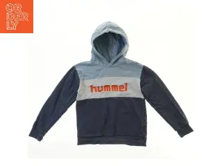 Hættetrøje med logo fra Hummel (str. bryst 37 længde 46 cm)
