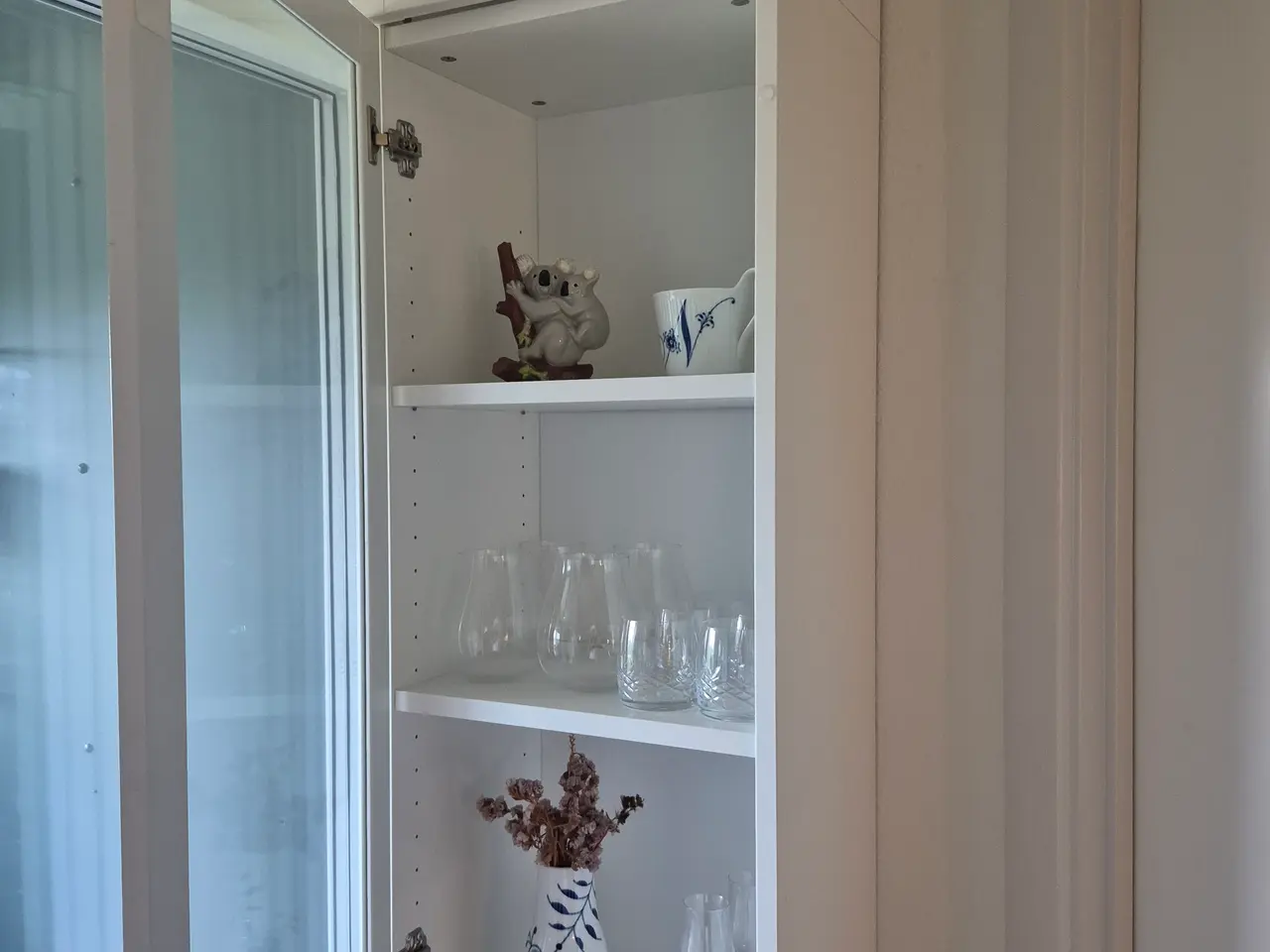 Billede 2 - IKEA BILLY vitrineskab med glaslåge