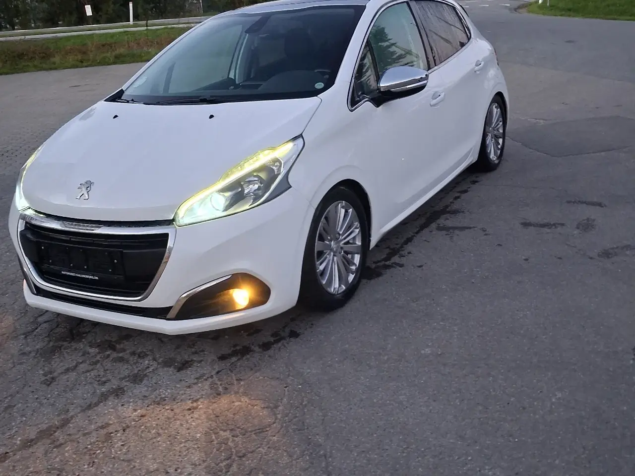 Billede 2 - 🚘PEUGEOT 208 1,6 ALLURE SKYVIEW 🚘 33,3KM/L 🚘