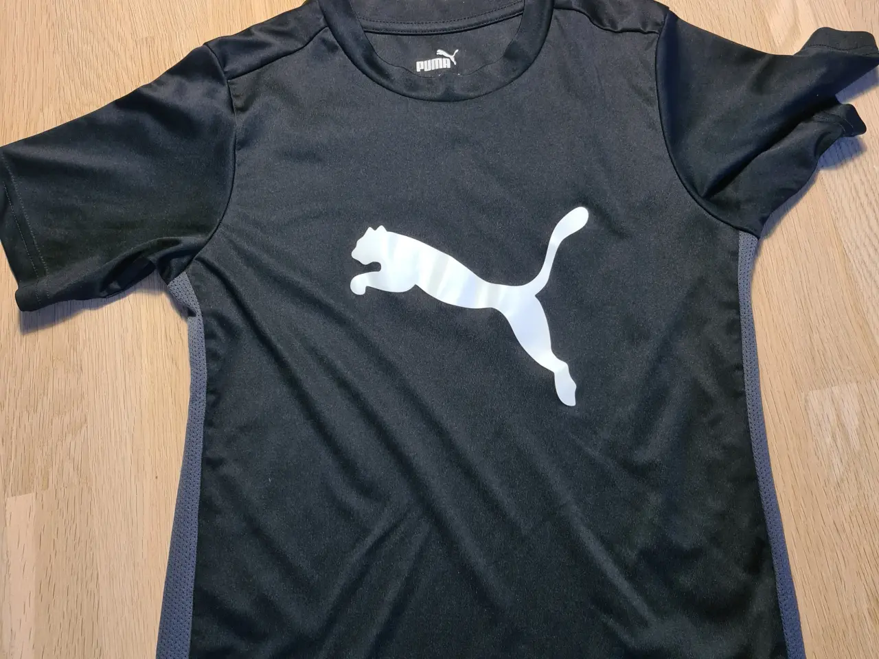Billede 2 - Puma T-shirt str 9-10 år