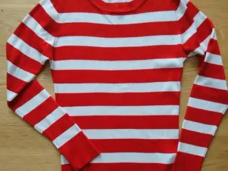 Rødstribet sweater