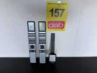 2 stk B&O fjernbetjeninger / vægholder MOMSFRI