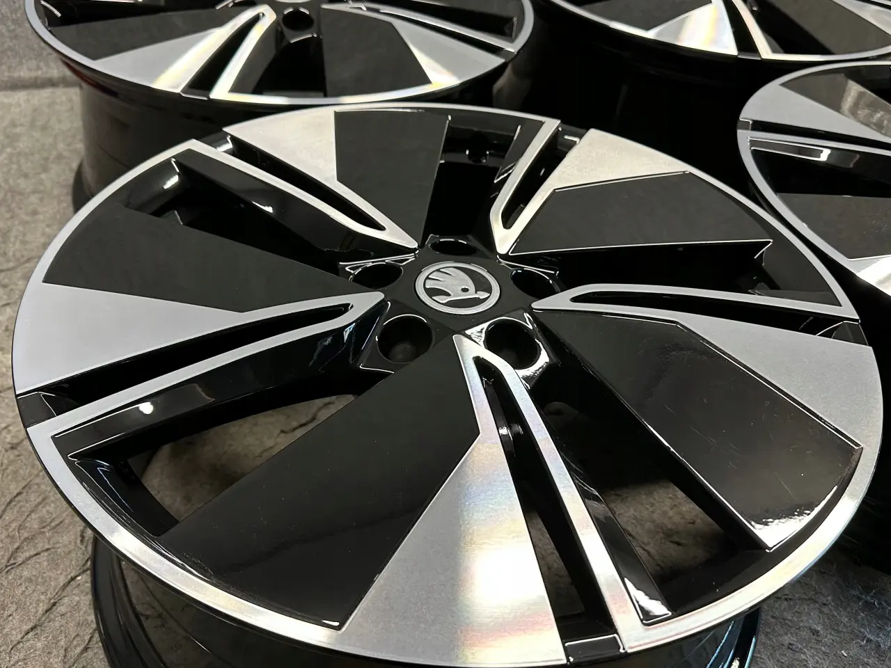 Billede 8 - SKODA ENYAQ iV 80 80x 5LA 5L 19 19” 8j x 19 5x112