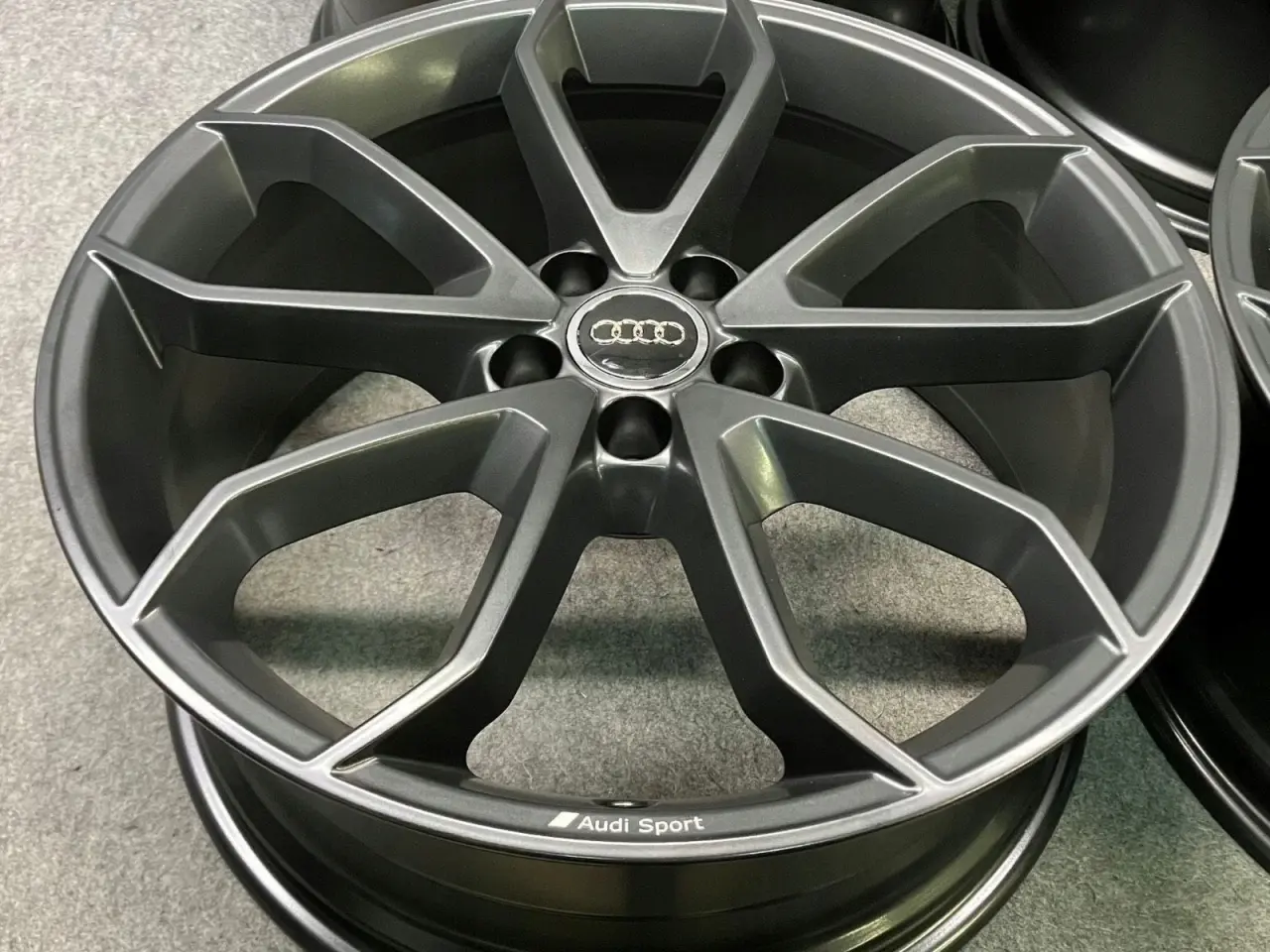 Billede 4 - ALUFÆLGE AUDI Q3 SQ3 8U0 20"