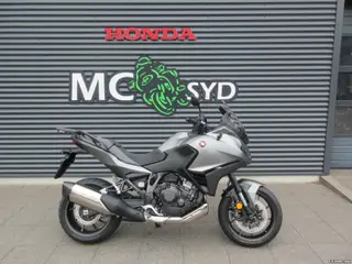 Honda NT 1100 A MC-SYD BYTTER GERNE 5 ÅRS FABRIKS GARANTI