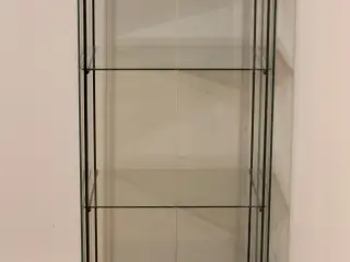 Vitrineskab med glas
