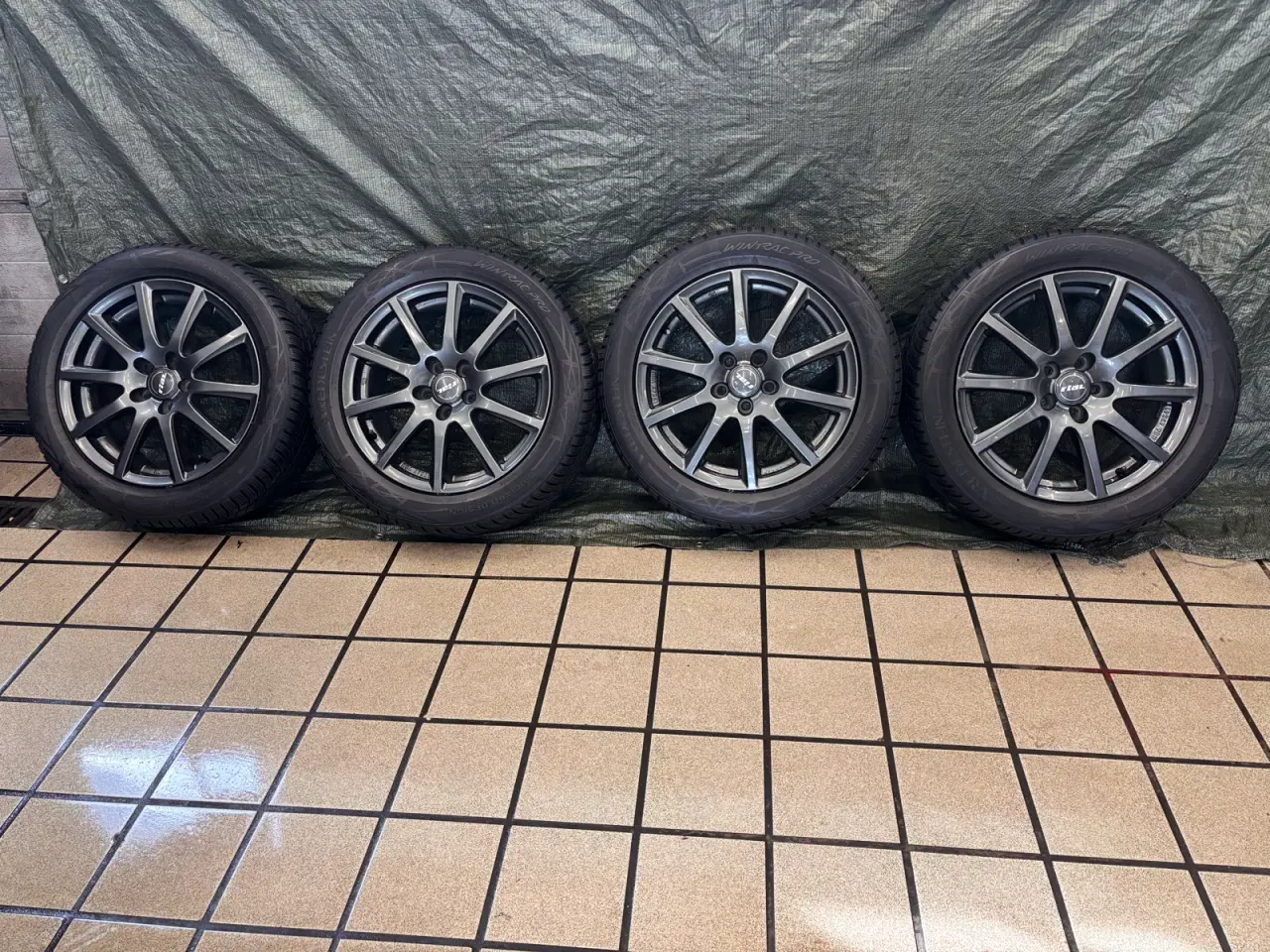 Billede 2 - Sælger disse 5x108 alufælge med vinterdæk med TPMS
