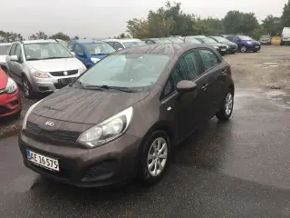 Kia rio 1,2 5.døre benzin aircon sædevarme. Mm