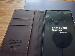 Mobiltelefon sælges