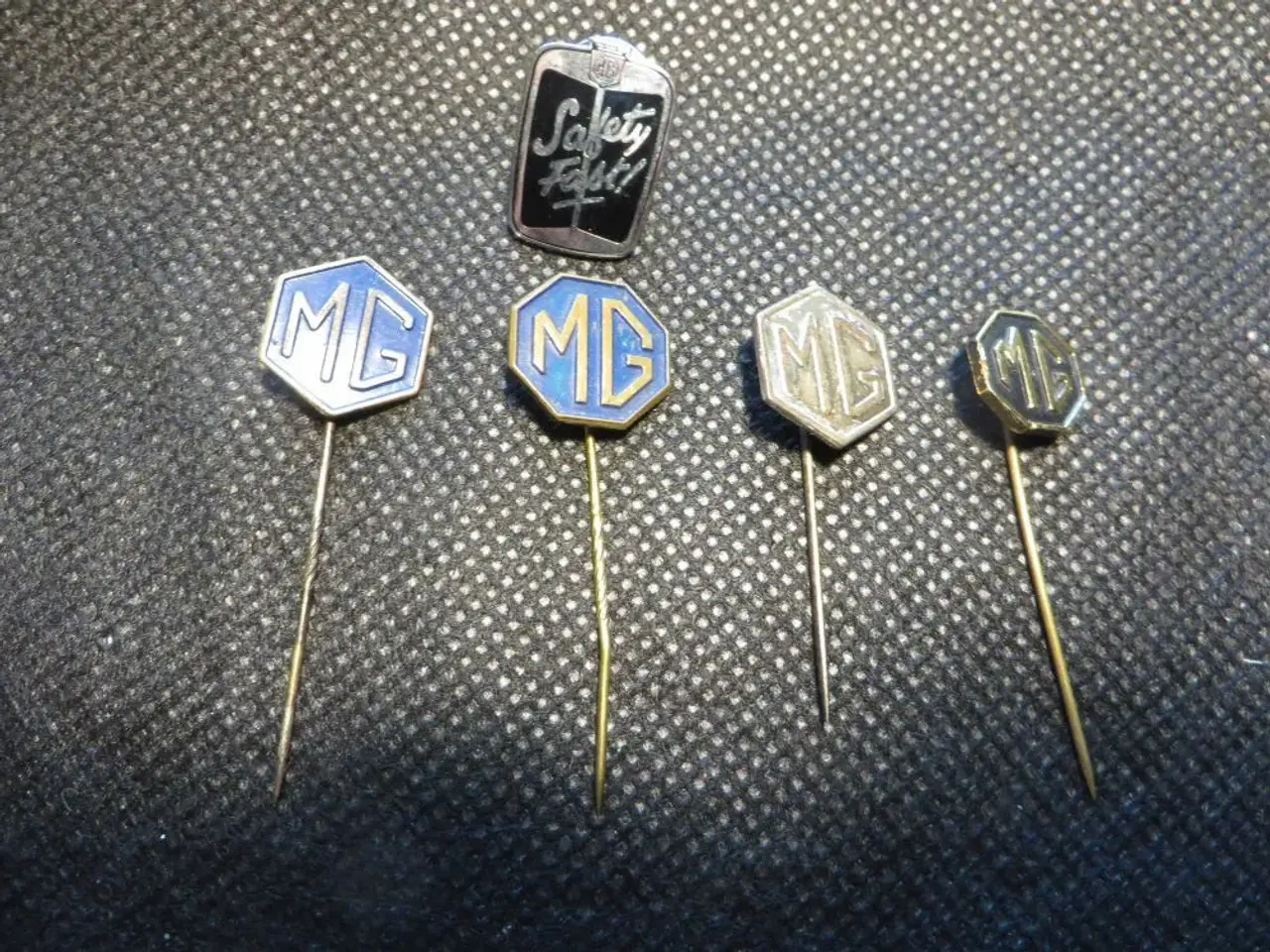 Billede 17 - MC og Bilpins