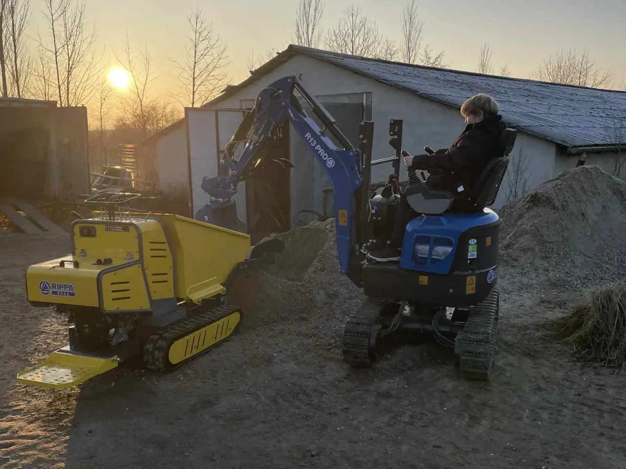 Billede 2 - udlejning minigraver og Motorbøre Rippa