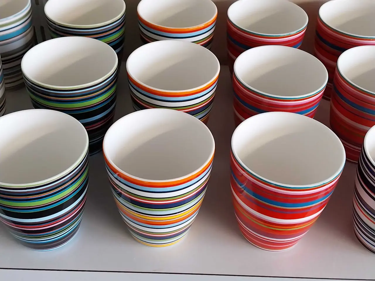 Billede 3 - Iittala krus og skål, samt Royal Copenhagen krus