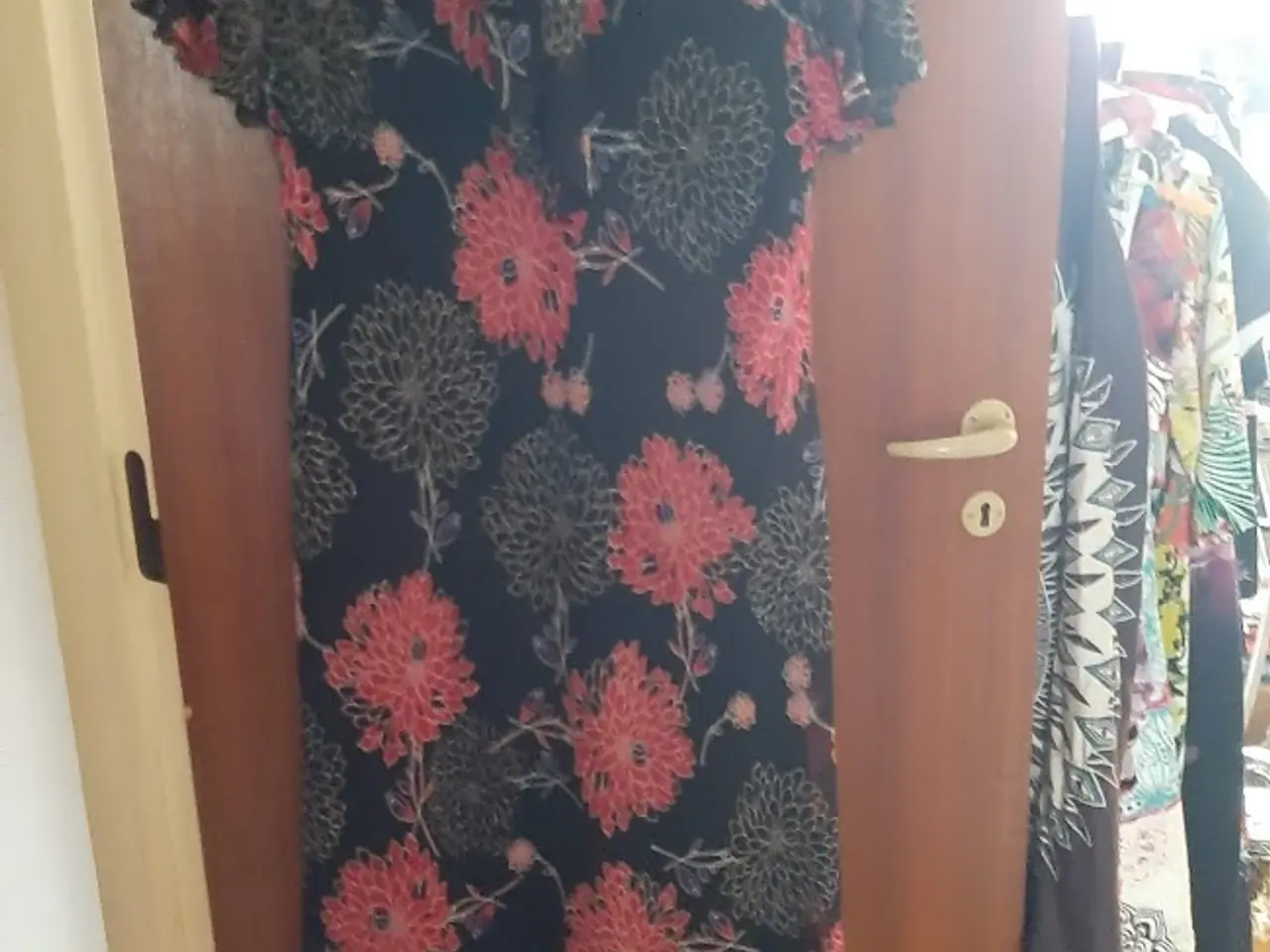 Billede 2 - Kjole fra Debenhams.incl.tørklæde.