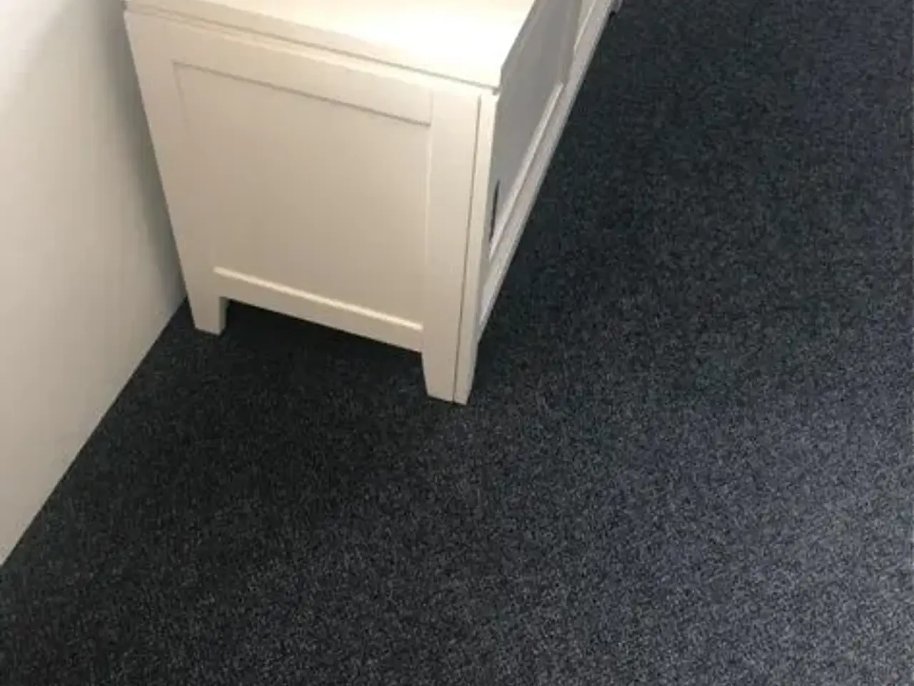 Billede 2 - Tv bord med skyde låger