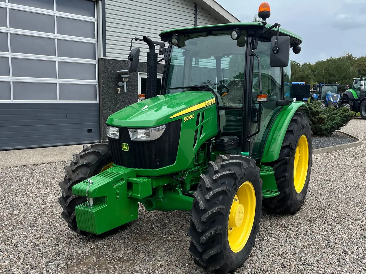Billede 8 - John Deere 5075E Med aircondition og vendegear