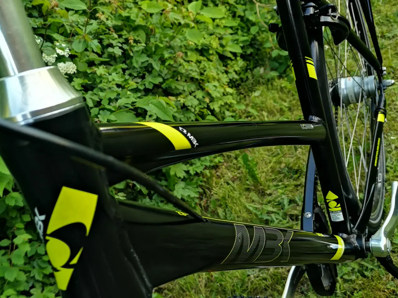 Billede 1 - Flot MBK dame-pigecykel ,godt dæk,28",53 cm, 7 gea
