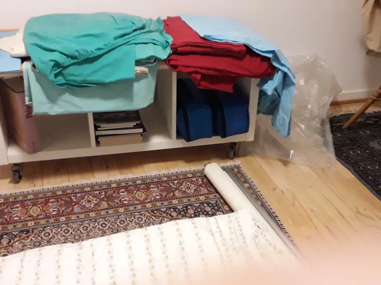 Billede 1 - Madras /sengetøj mm.