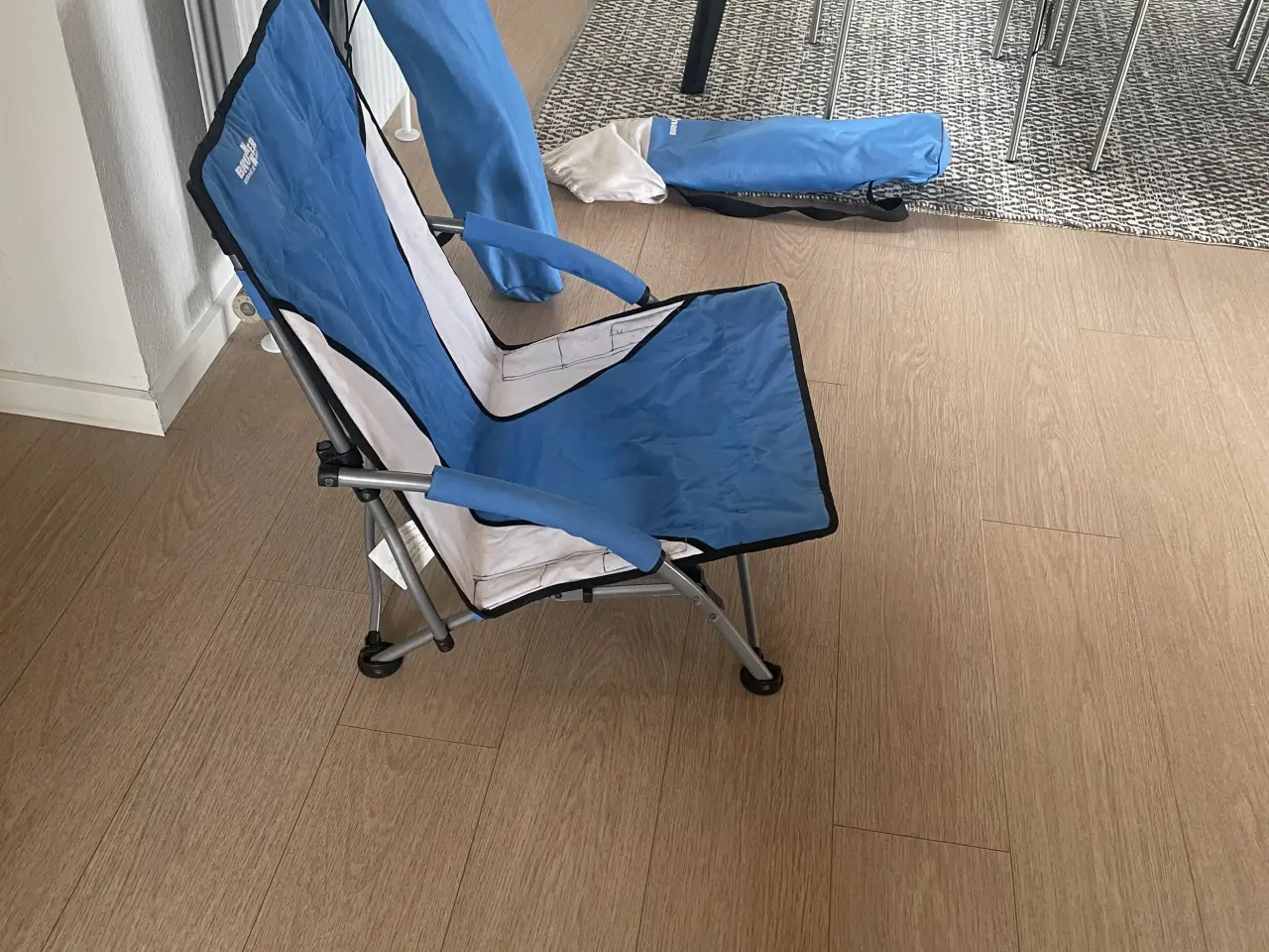 Billede 1 - 2 stabile Strandstole / Camping