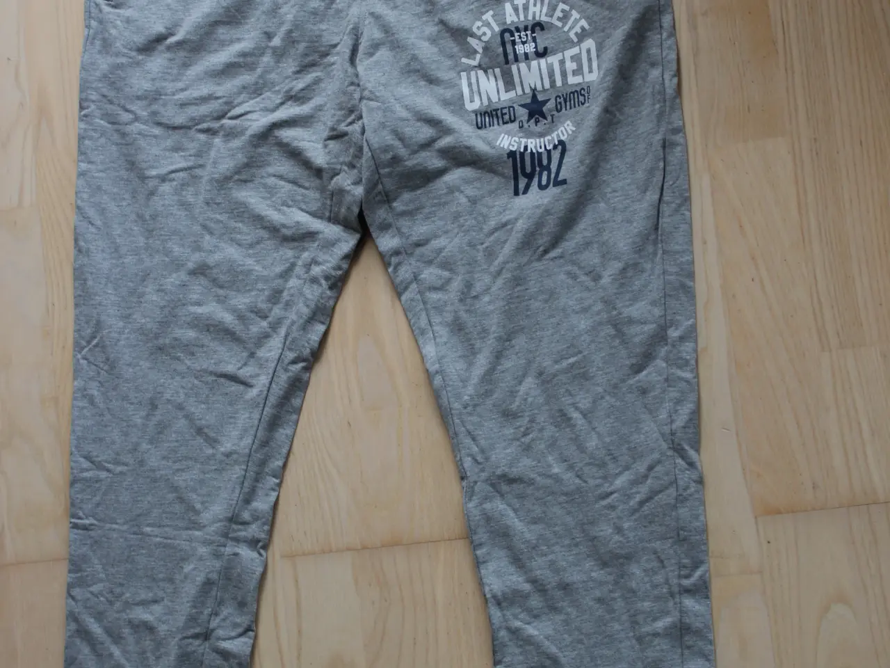 Billede 9 - Bluser, T-shirts og bukser , Blandede, str. M