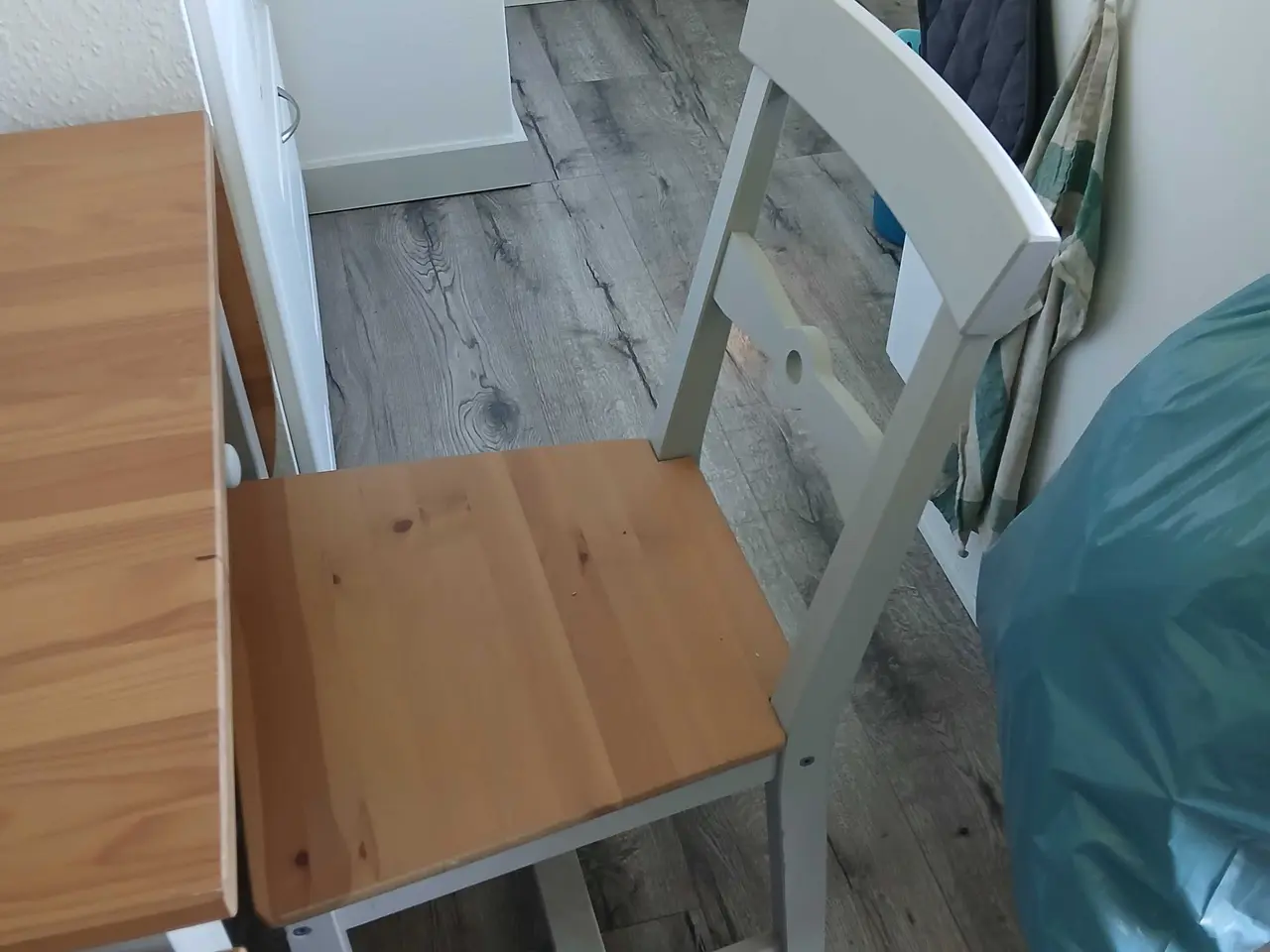 Billede 2 - Spisebord med stole