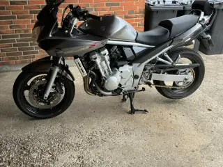 Suzuki gsf 650 2008 byttes / sælges 