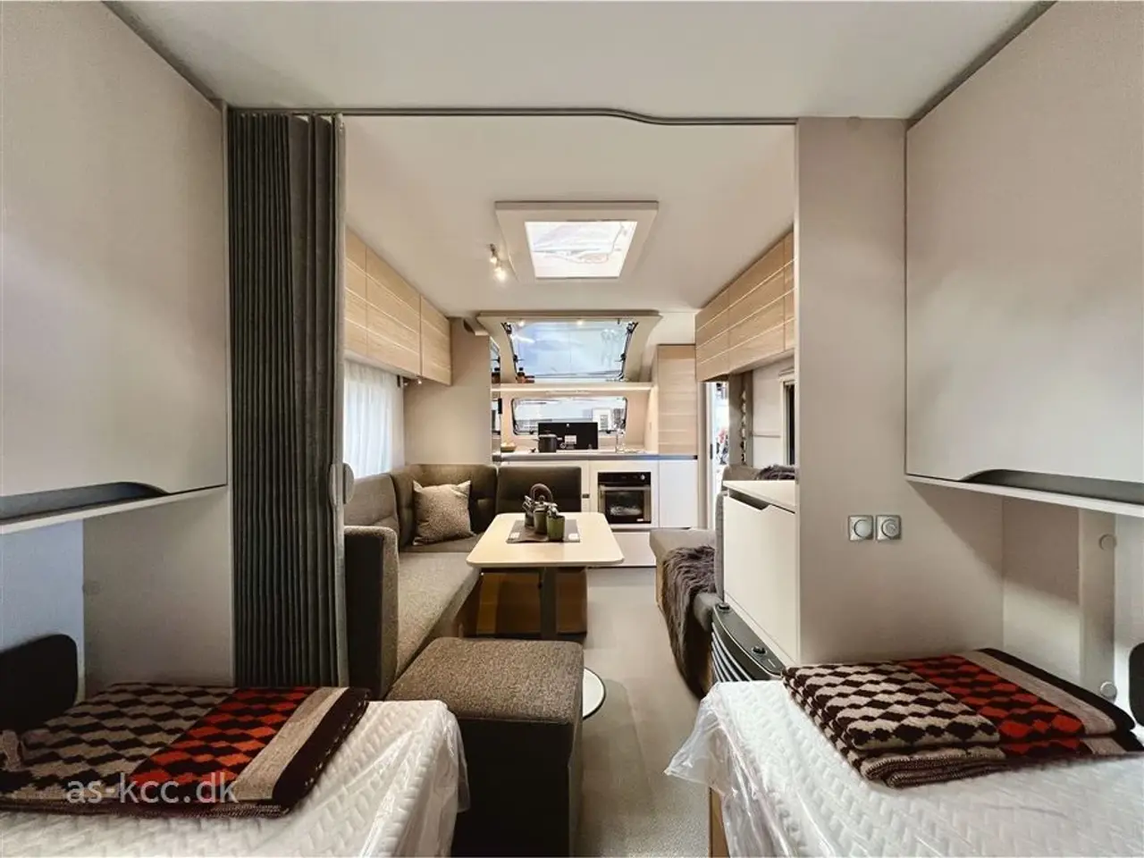 Billede 5 - 2023 - Adria Adora 613 HT Adria Adora 613 HT (årg. 2023) 4 sovepladser 6 siddepladser. Batteriboks og lader nu standard