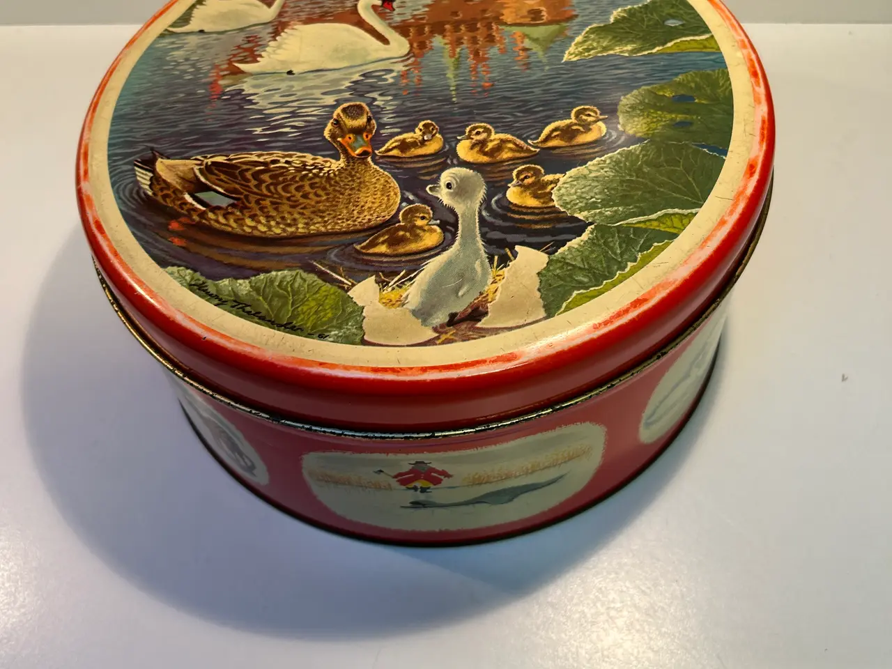 Billede 1 - IRA Kagedåse med " den grimme ælling".