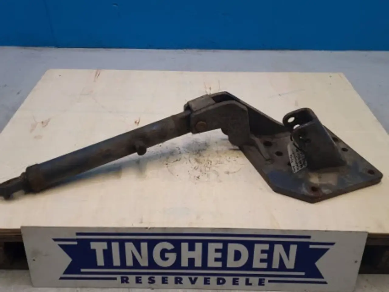 Billede 1 - Ford 7740 Hjælpcylinder F0NNB601AB