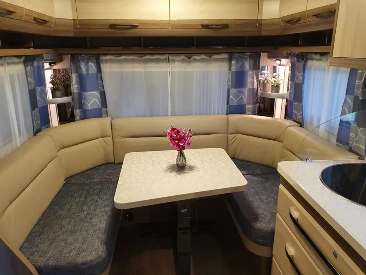 Billede 2 - Campingvogn - Hobby de luxe 460 UFe 2016