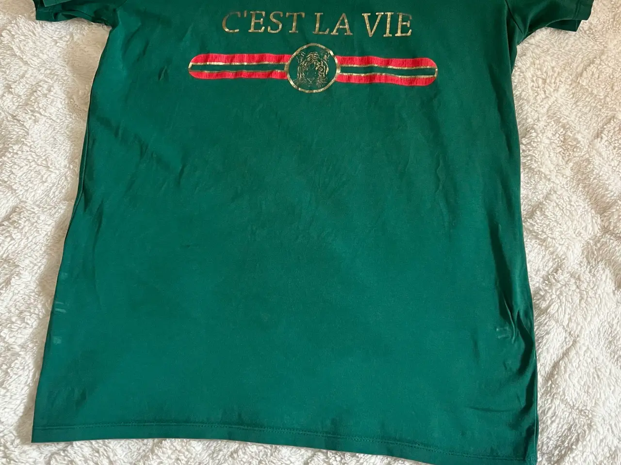 Billede 1 - T-shirt fra C’est la vie.